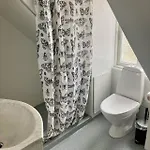 3 Bedroom In With Free Parking Apartman *